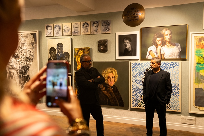Cemiyet Ve Sanat Dünyas� Akaretler�de Bulu�tu  Türkiye�nin En De�erli Koleksiyonlar�  Artweeks �stanbul Collectors Edisyonu �le �lk Kez Soka�a �ndi!